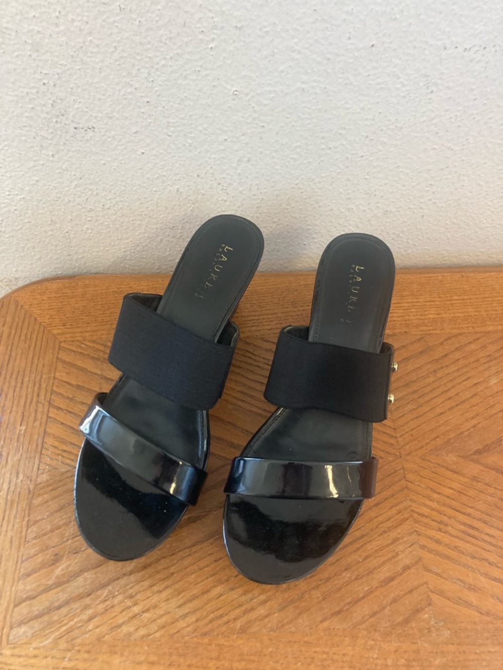 LAUREN RALPH LAUREN Black Patent Leather Wedge Sandals (9.5B)